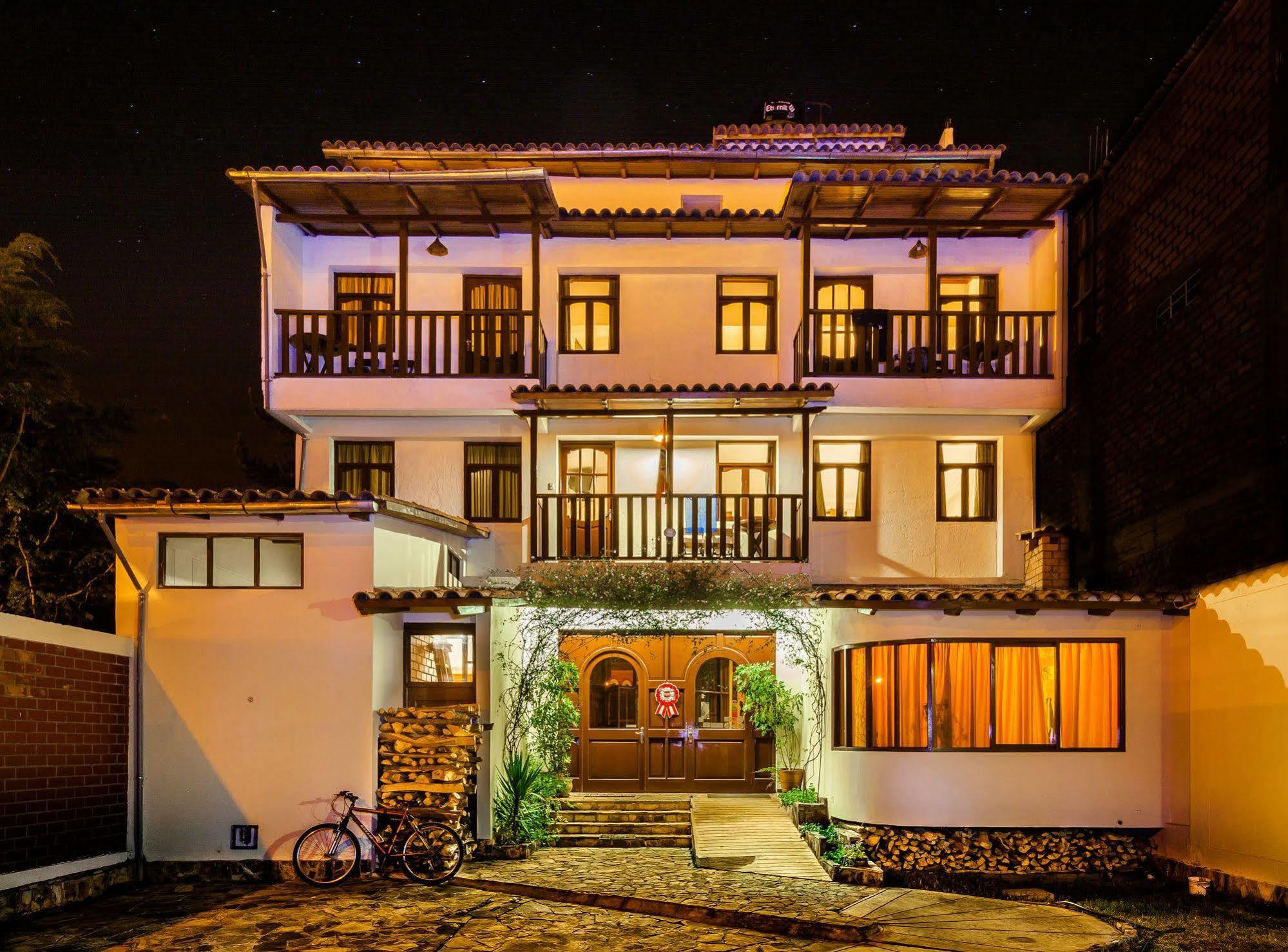 Hotel Santa Cruz 瓦拉斯 外观 照片